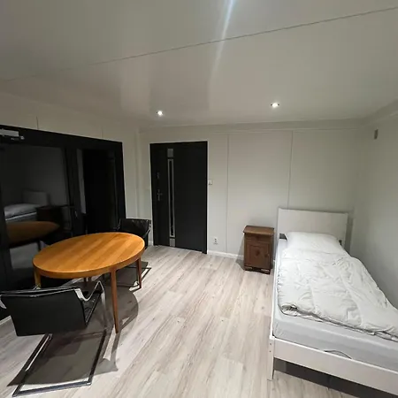 Gartenzimmer Handwerker- Oder Messezimmer *